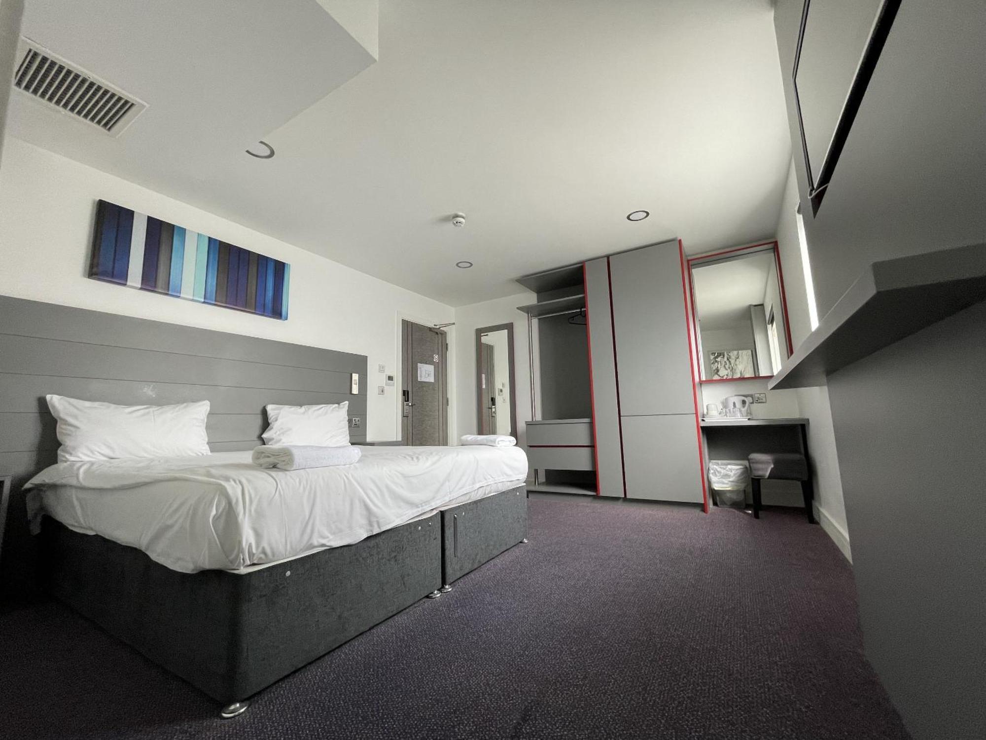 Ilford Hotel Goodmayes Phòng bức ảnh